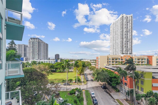 Foto del edificio - 1900 N Bayshore Dr