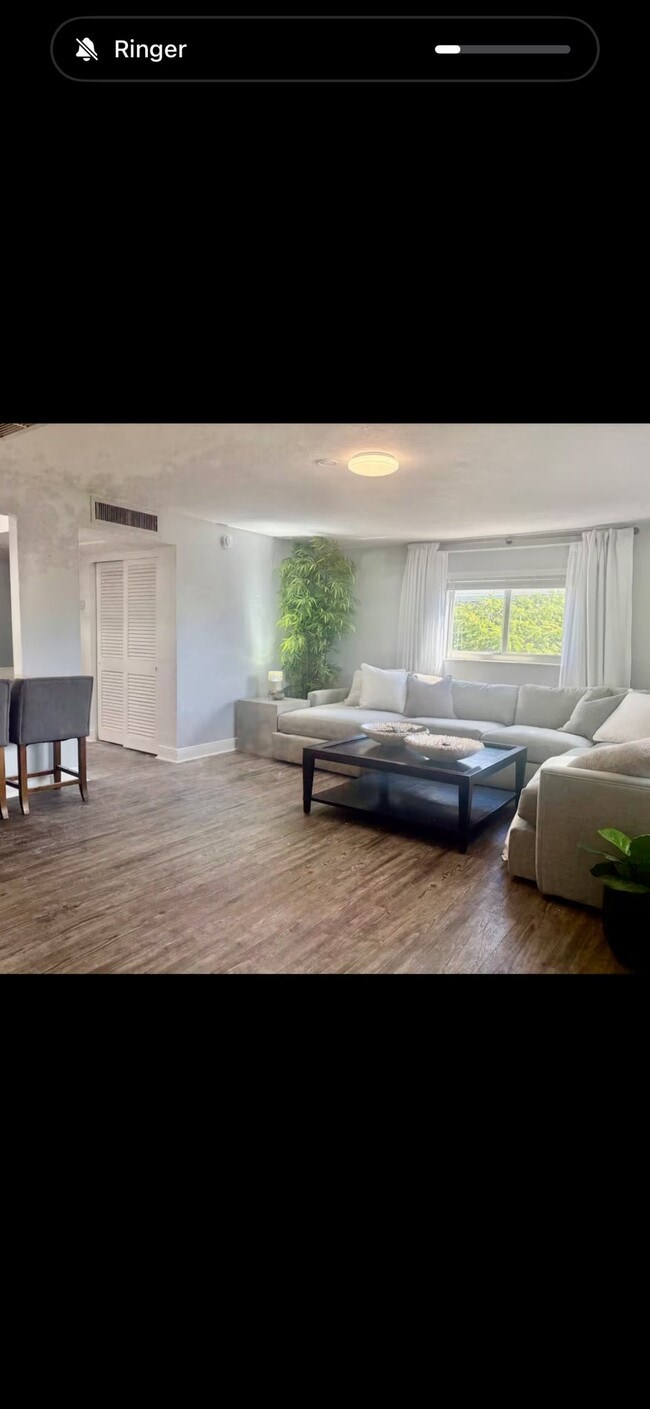 Building Photo - 1501 Curlew Ave