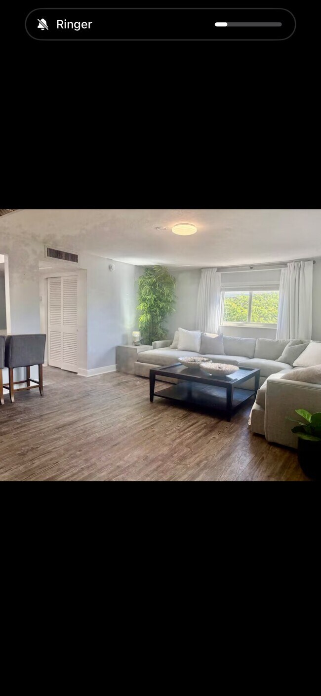 Foto del edificio - 1501 Curlew Ave