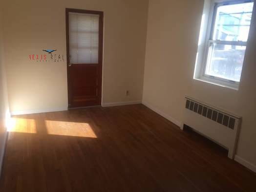 Foto del edificio - 136 Kearney Ave