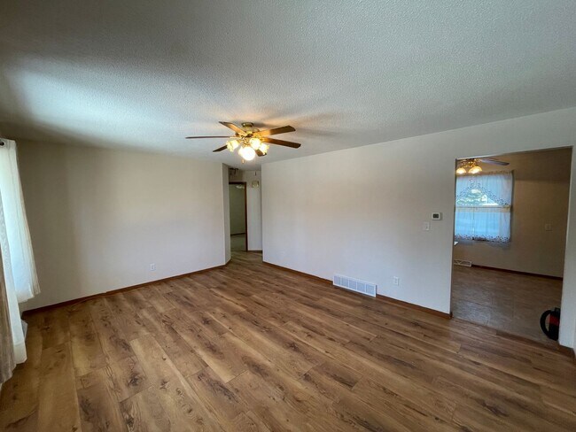 Foto del edificio - Updated Humboldt Single-Family Home with Modern Finishes & Spacious Yard!