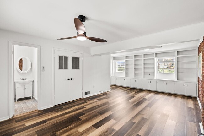 Foto del edificio - 512 62nd Ave N