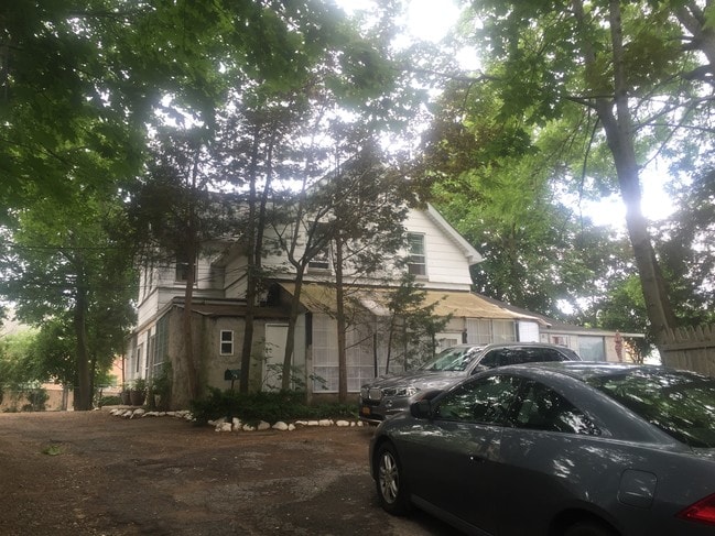 Building Photo - 756 Tompkins Ave