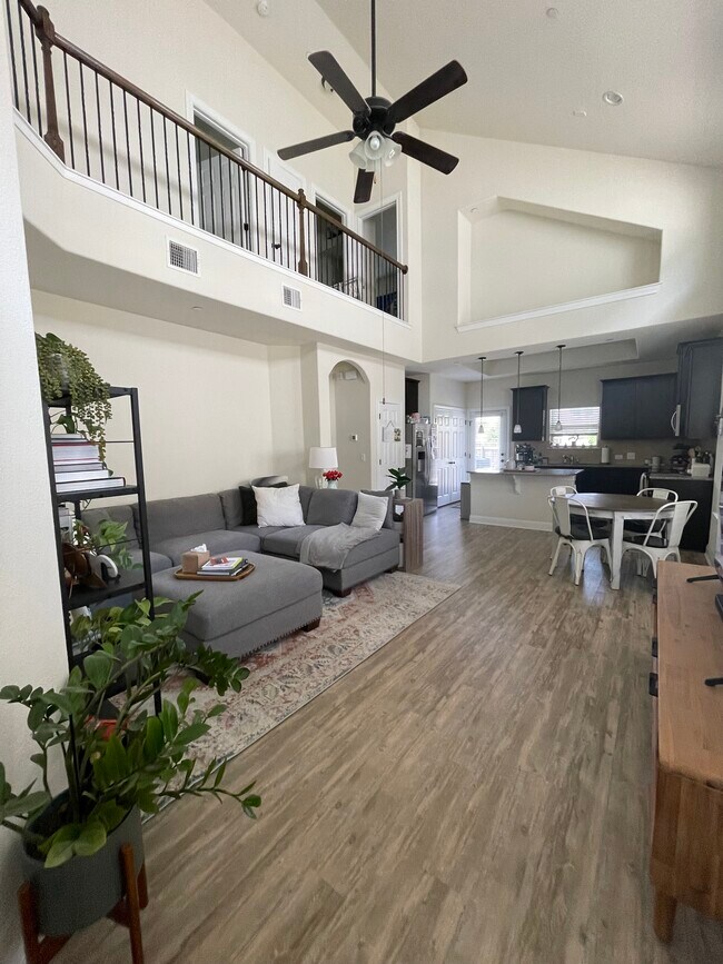 Foto del edificio - 3240 E Whitestone Blvd