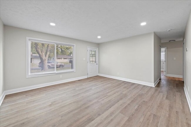 Building Photo - 8203 Penway St