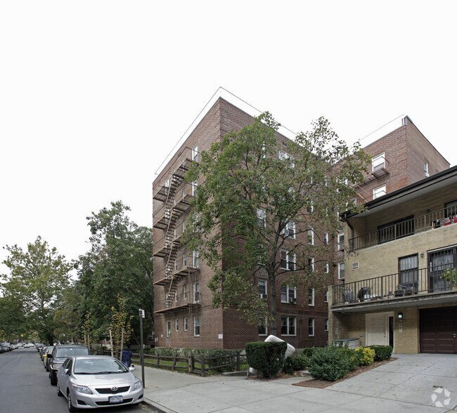 Primary Photo - 14309 Barclay Ave