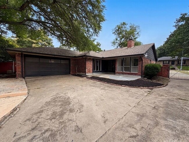 Foto del edificio - 722 S Forest Ln