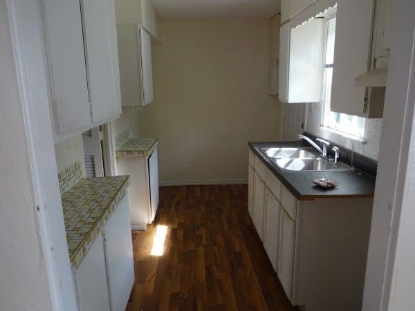 Foto del edificio - 237 S Warman Ave