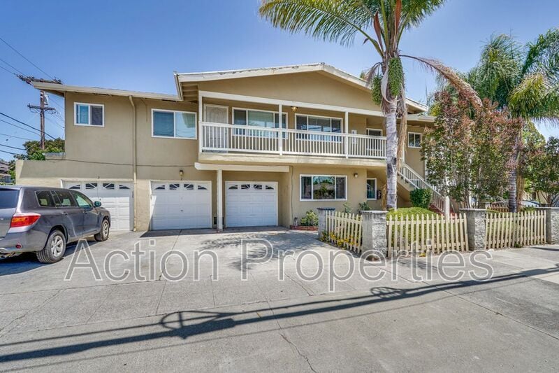 Photo - 4545 Moorpark Avenue