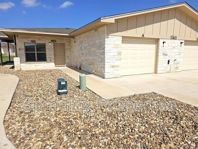 Foto del edificio - 1065 Hibiscus Dr