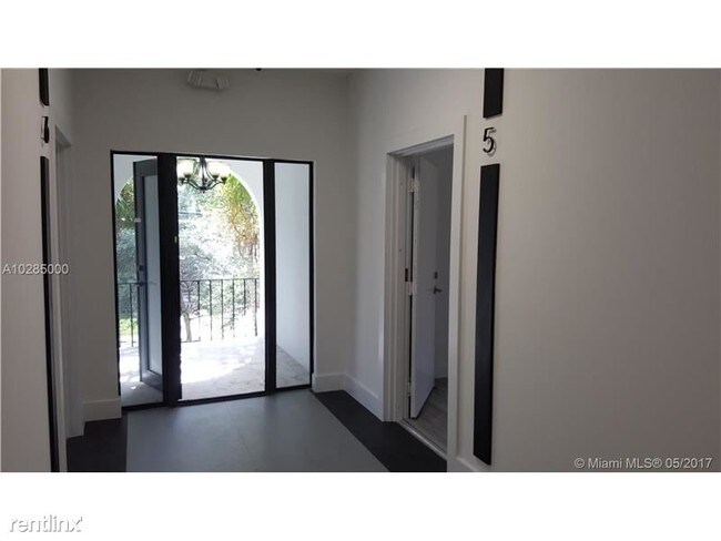Foto del edificio - 473 Mendoza Ave