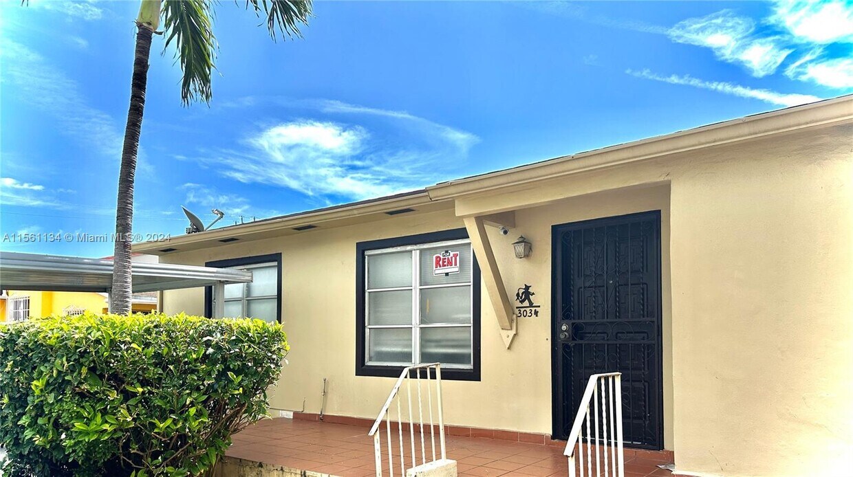 Foto principal - 3034 SW 7th St
