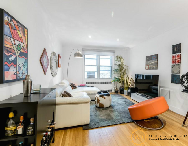 Building Photo - 305 W 52nd St