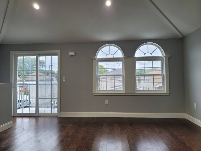 Foto del edificio - 145-28 123rd Ave