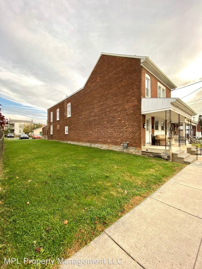 Building Photo - 39 Lehman St