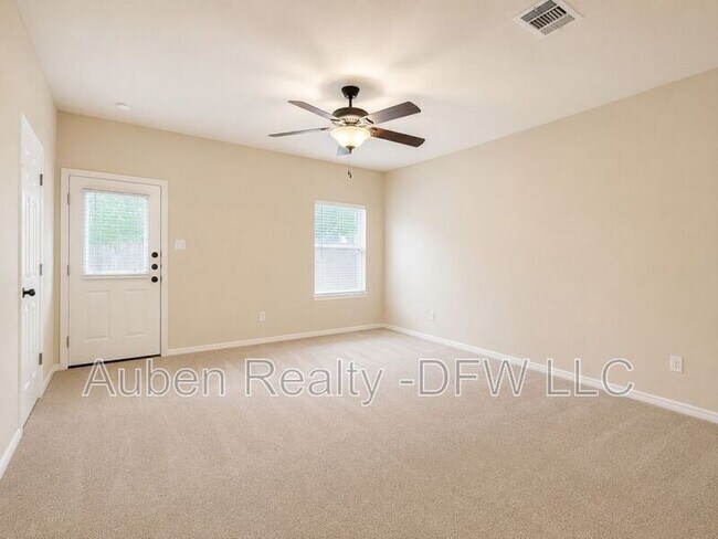 Foto del edificio - 1426 Ravenwood Dr