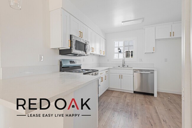 Foto del edificio - Beautiful Two Bedroom with a Spacious Open...