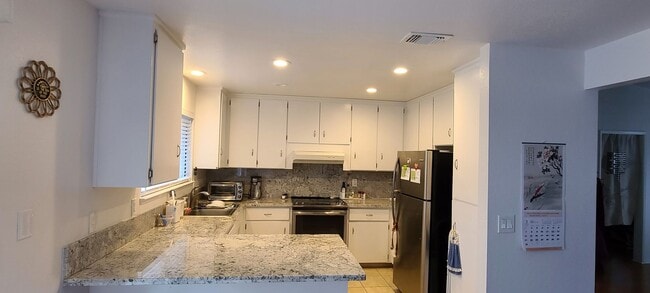 Building Photo - 448 Spinnaker Way