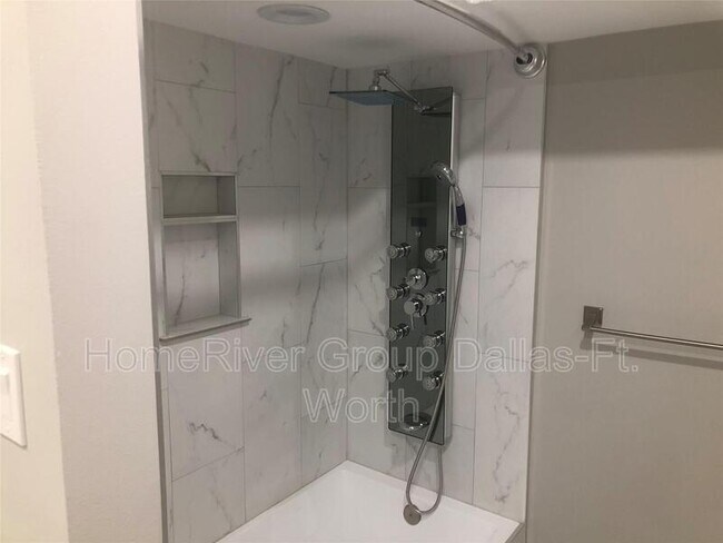 Foto del edificio - 4810 Amesbury Dr