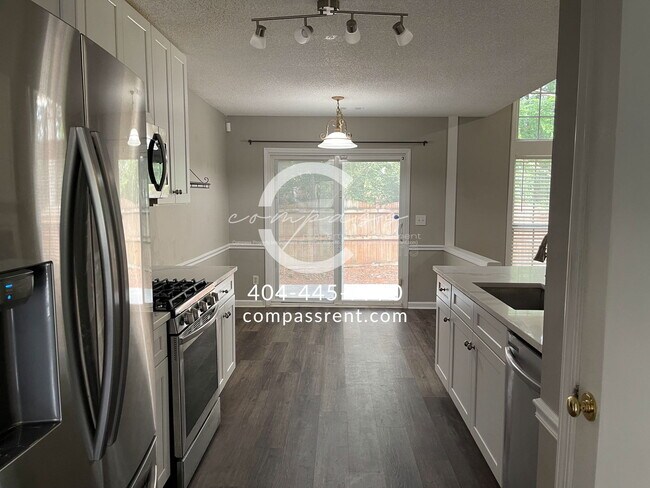 Building Photo - 2106 Clearvista Dr NW