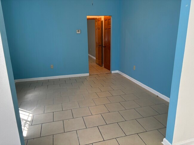 Dormitorio 1 - 6118 Dauphine St