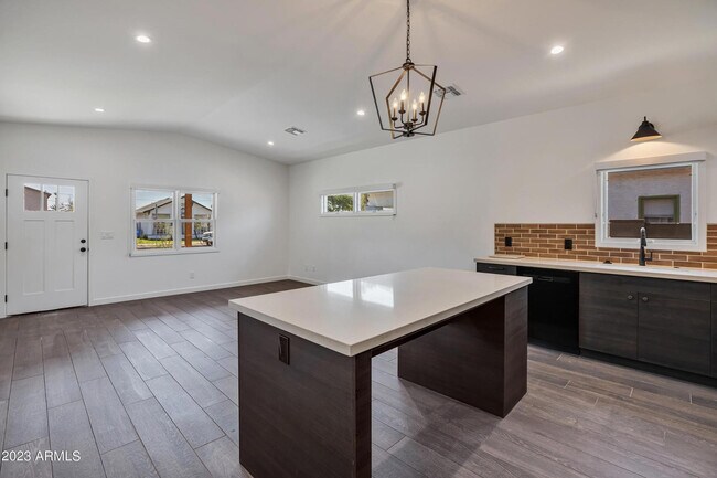 Foto del edificio - 1436 E Pierce St