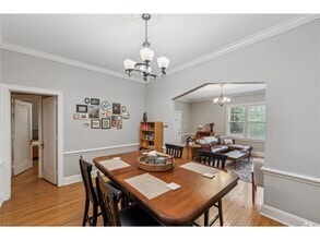 Building Photo - 813 Kenwood Pkwy