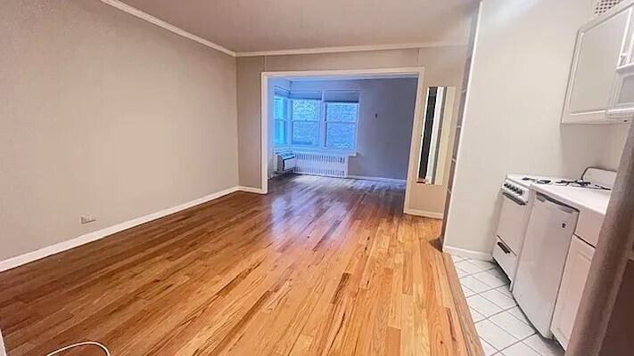 Foto principal - 155 E 38th St