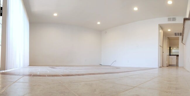 Building Photo - 11020 Hesby St