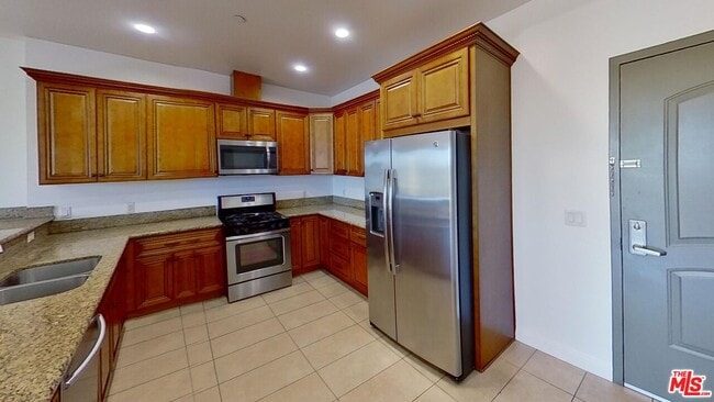 Foto del edificio - 345 S Gramercy Pl
