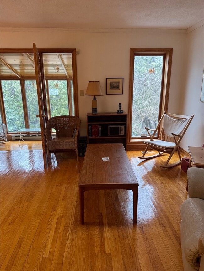 Building Photo - BEAUTIFUL FOR BEDROOM HOME MINUTES FROM WESTERN CAMPUS