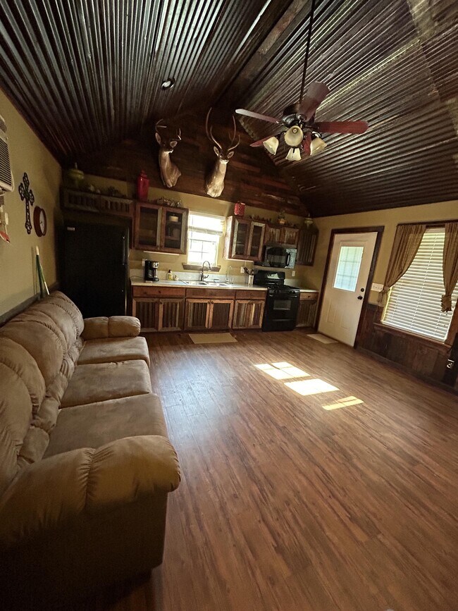 Foto del edificio - 2477 County Rd 2723