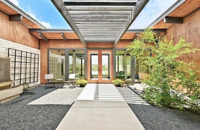 Building Photo - 607 Crosswater Ln