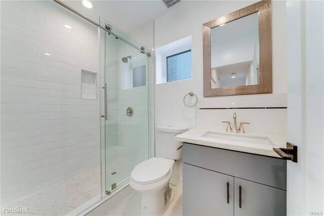 Building Photo - 3 br, 3 bath Townhome - 1802 Highland Avenue