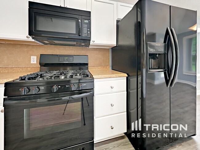 Foto del edificio - 301 Spivey Ridge Cir