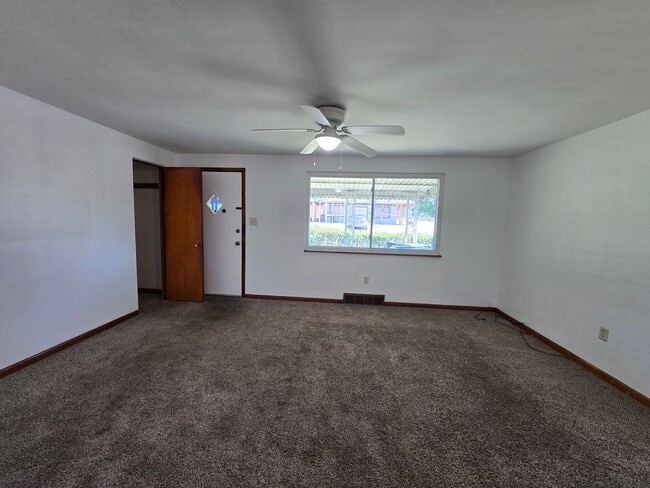 Building Photo - 6388 Saltsburg Rd