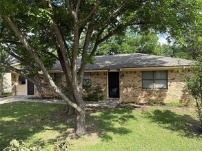 Building Photo - 4401 Mimosa Dr