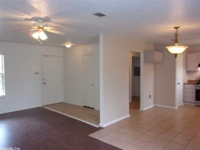 Foto del edificio - 1722 W 44th St