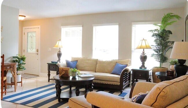 Foto del edificio - 738 Lake Howell Rd