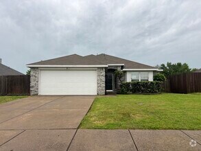 Building Photo - 220 Amherst Dr