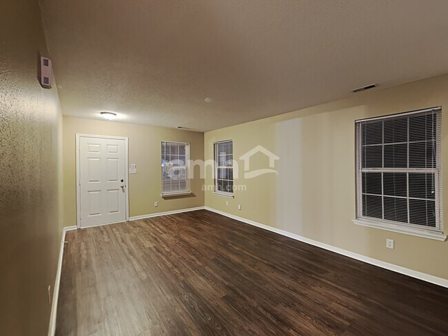 Foto del edificio - 570 Sun Catcher Drive