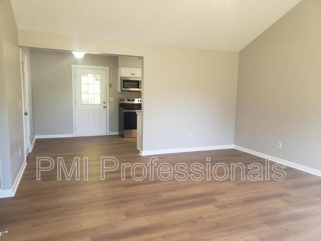 Building Photo - 2717 Reynolds Dr