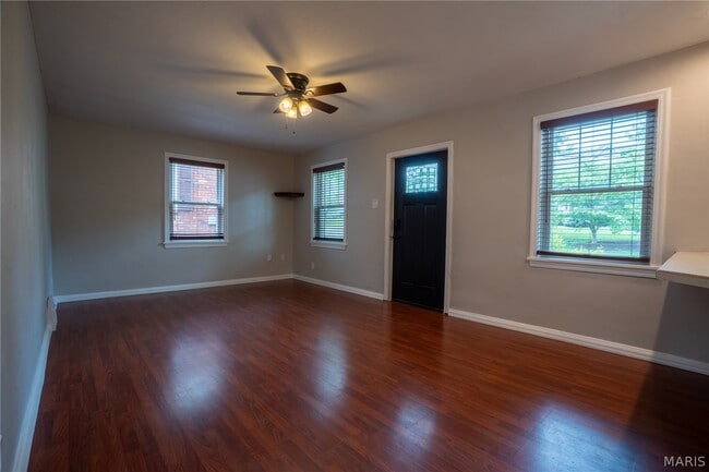 Building Photo - 312 Midway Ave