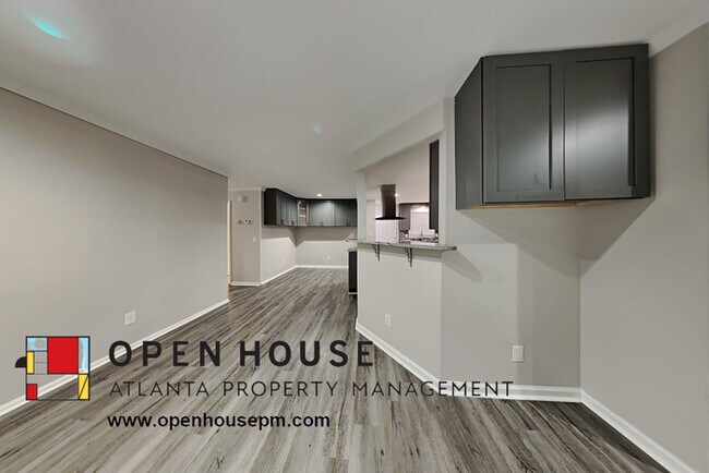 Foto del edificio - 3020 Karen Ln, Marietta