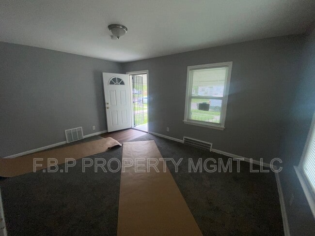 Building Photo - 4396 Neff Ave