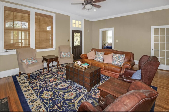 Family Room - 327 Felder Ave