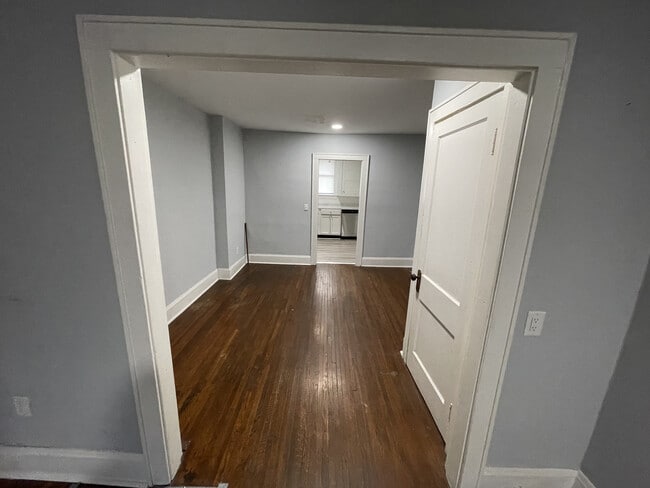 Building Photo - 728 Frebis Ave