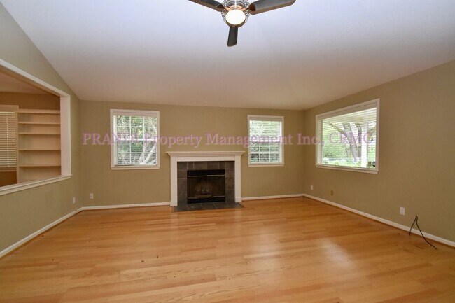 Building Photo - 850 Cypress Ave