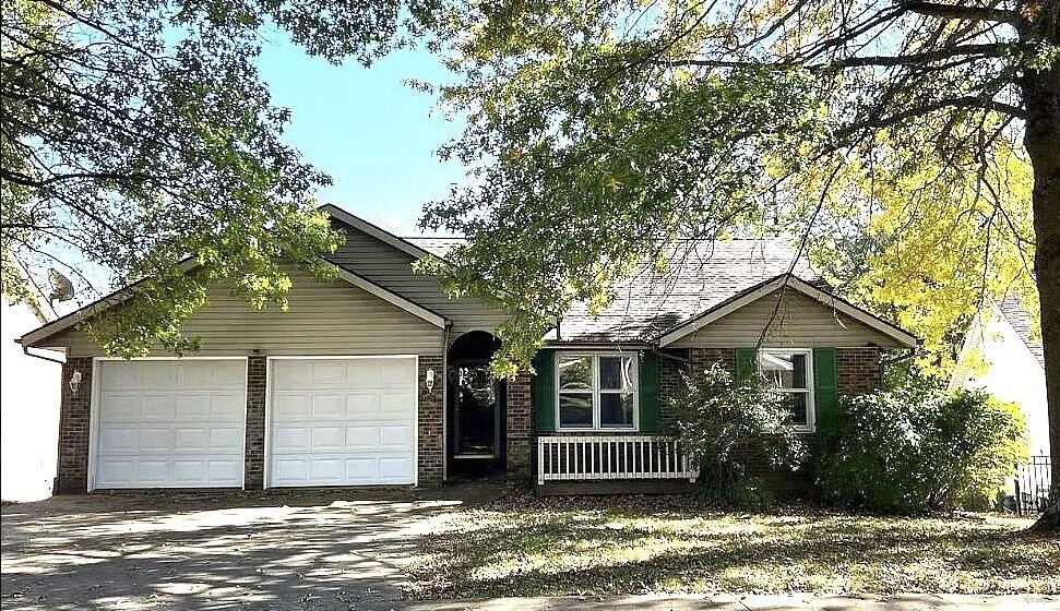 Foto principal - 821 W Rosewood Dr