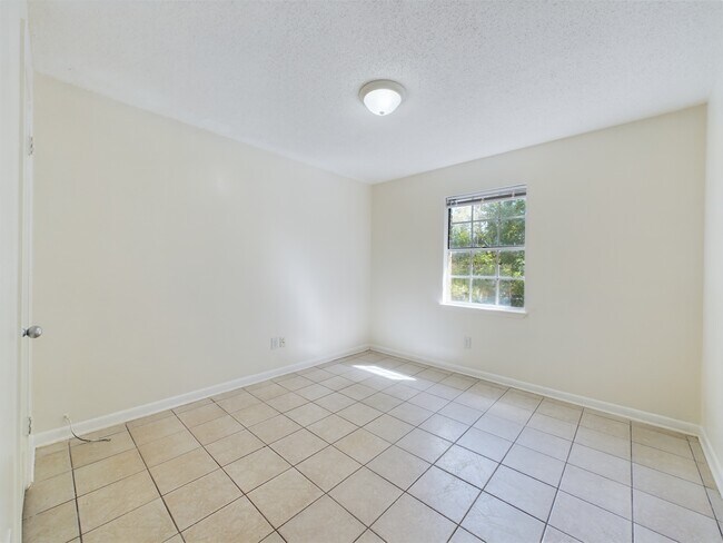 Building Photo - 5093 Yacht Harbor Cir